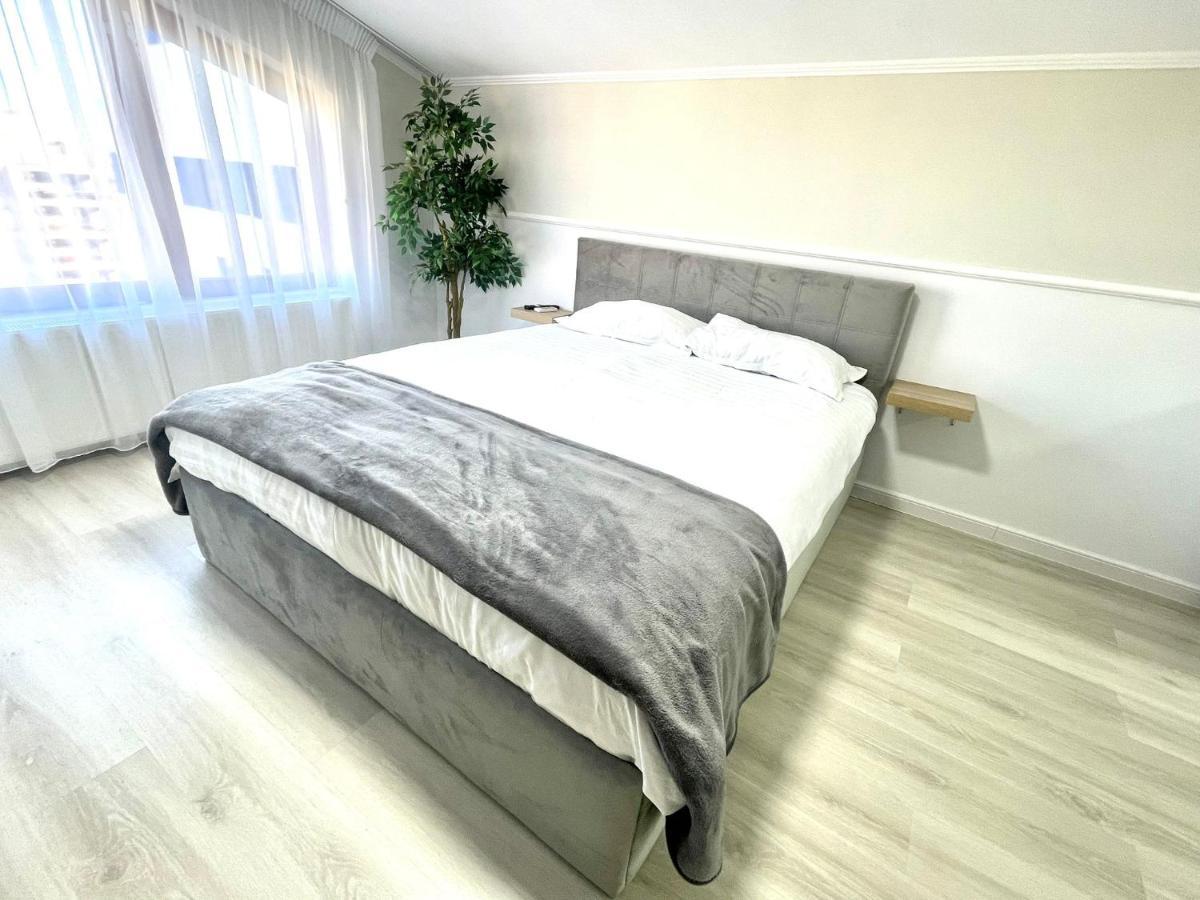 Baneasa Luxury Apartaments Bucarest Esterno foto